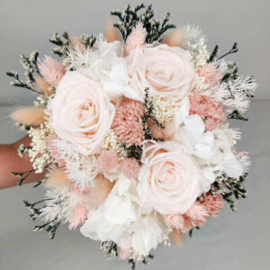 Bouquet de mariée en fleurs stabilisées pink blush