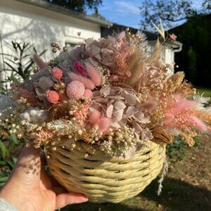 Panière de vraies fleurs stabilisées